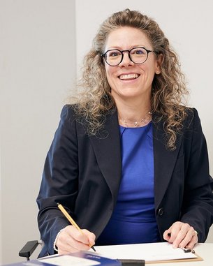 Portraitfoto Prof. Dr. Anja Knippel