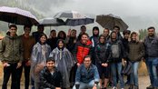 ICC Gruppenfoto im Regen während eines Ausflugs