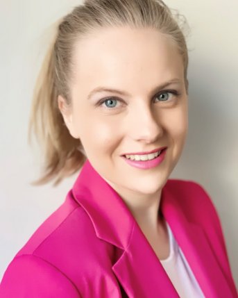 Michelle Maleen Teickner hat den Bachelor Psychologie an der SRH Hochschule Heidelberg abgeschlossen und ist nun als Referentin Internal Recruiting tätig.
