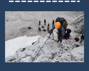 Auf den Spuren des Klimawandels - Dr. Thomas Sterr mit seinen Studierenden bei einer Exkursion auf die Zugspitze.