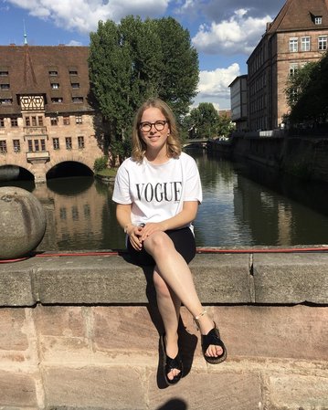 Lara Schneider-Fresenius studiert Medien- und Kommunikationsmanagement und schreibt für den Blog der Hochschule.